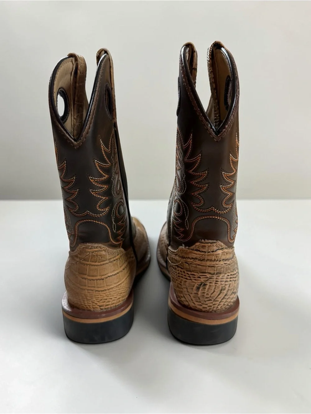 CODY JAMES EUC Genuine Leather Gator Embossed Western Cowboy Boots